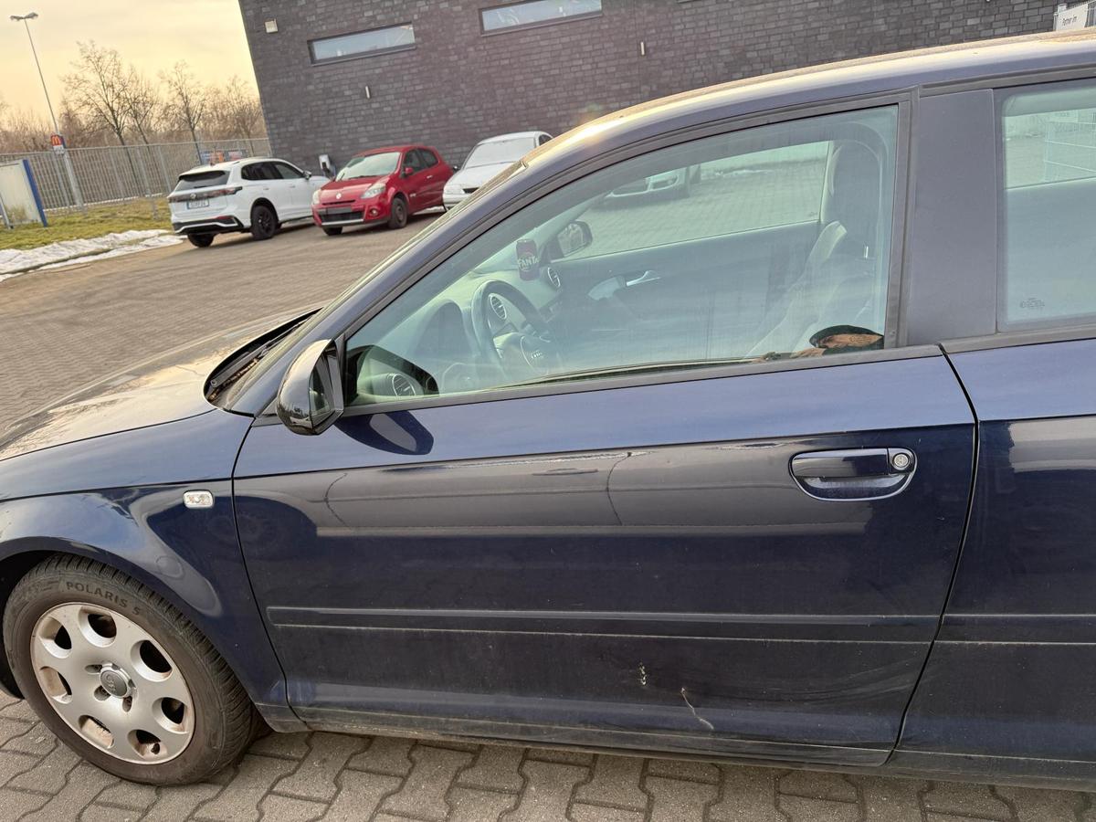 Audi A3 8P original T&uuml;r vorn links LZ5J Moroblau 3 T&uuml;rer Rohbau BJ03